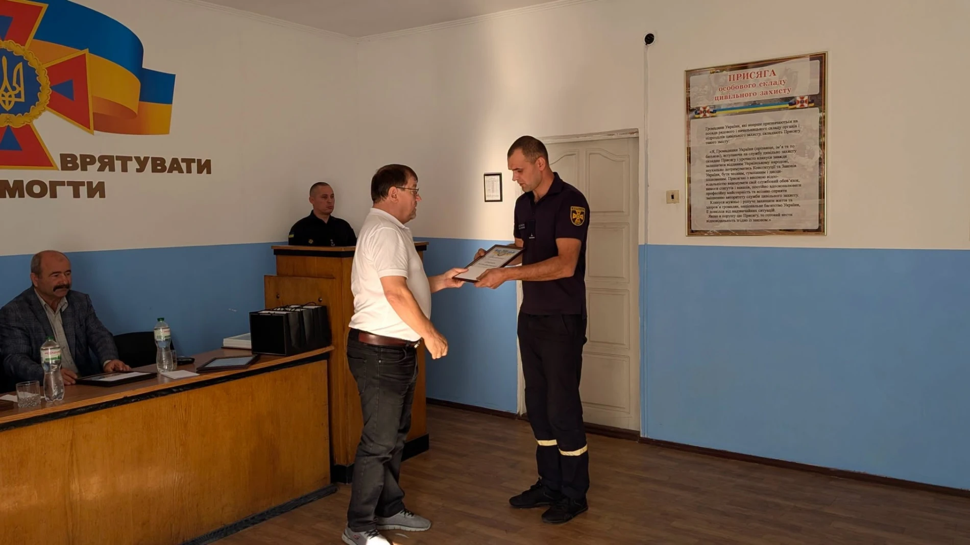 У Славуті з професійним святом привітали рятівників