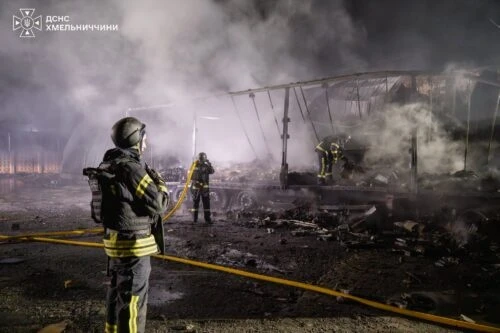 На Хмельниччині внаслідок атаки дронів виникли дві пожежі, є постраждалий