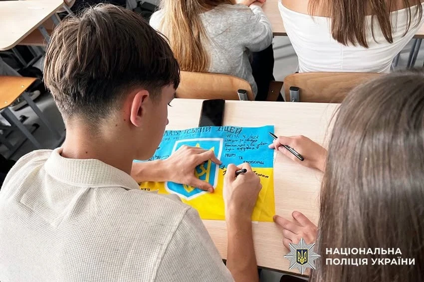У Славуті освітні офіцери організували зустріч школярів з Героєм «Азовсталі»