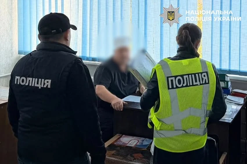 Лікарі Хмельниччини допомагали оформляти фіктивну інвалідність за тисячі доларів
