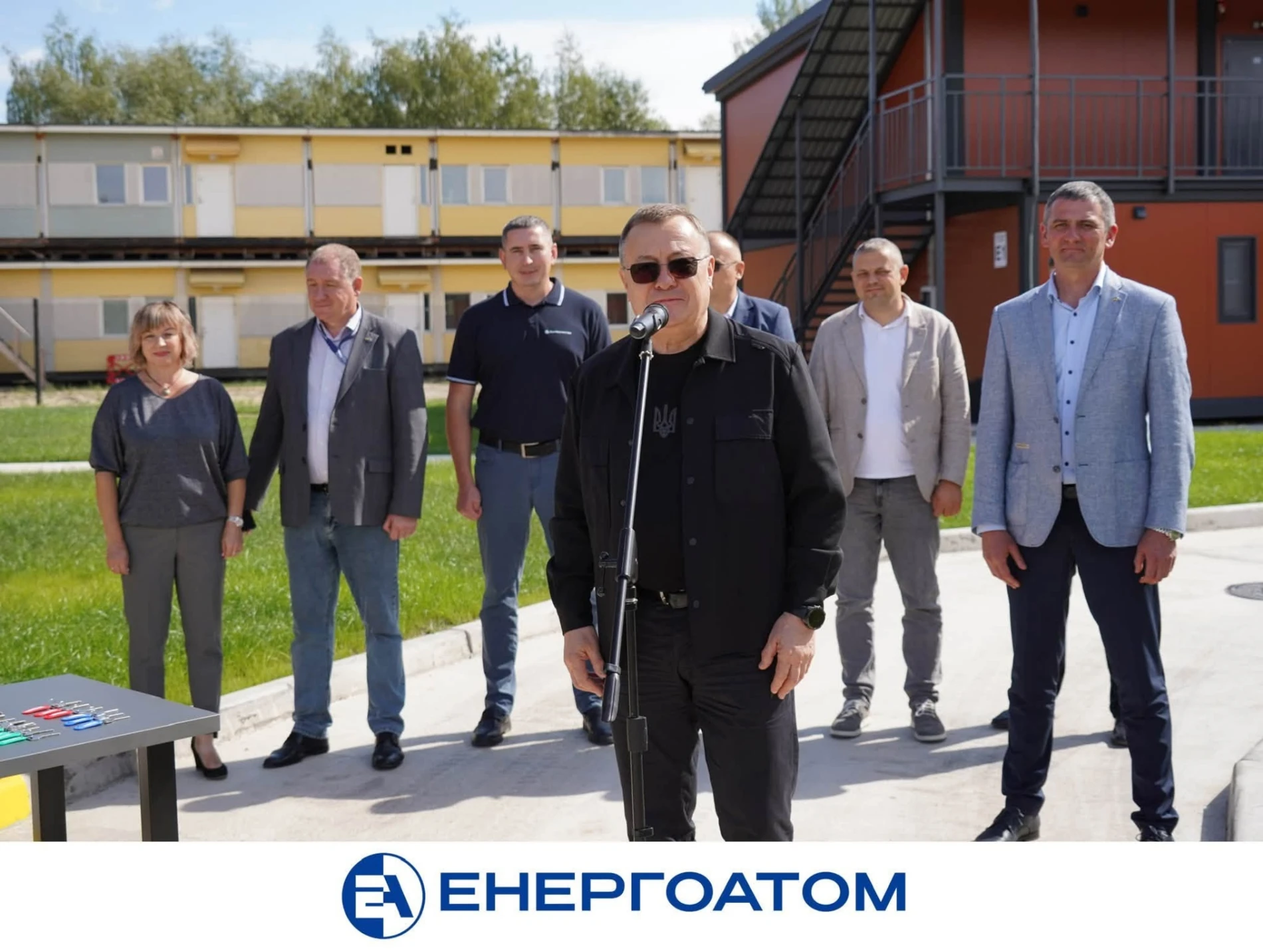 У Нетішині ключі від осель отримали атомники Запорізькоі АЕС