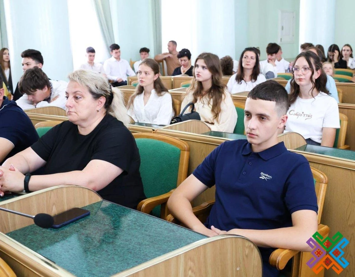 Відзначено молодь Хмельниччини за досягнення у навчанні, мистецтві та активну громадську діяльність