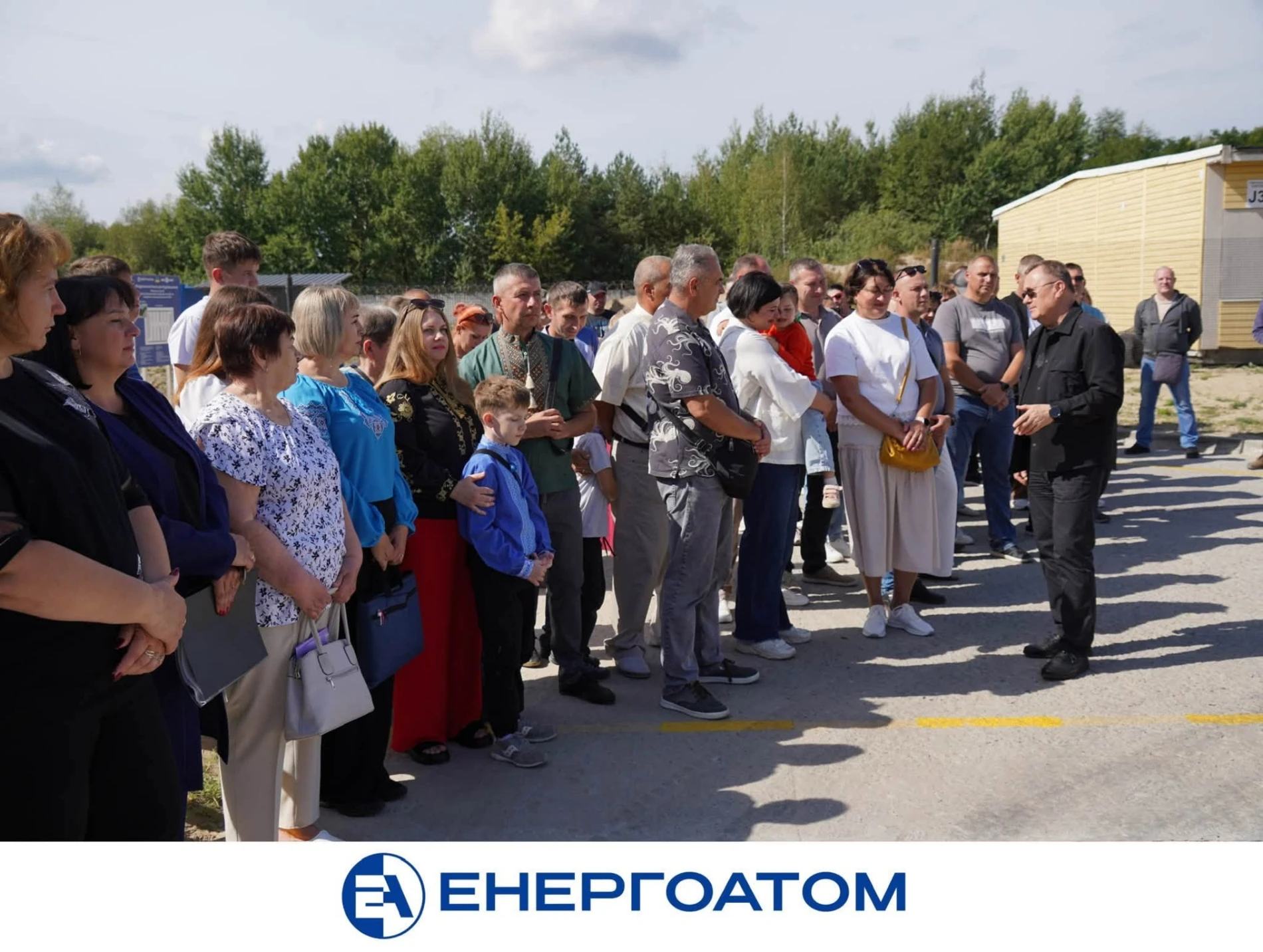 У Нетішині ключі від осель отримали атомники Запорізькоі АЕС