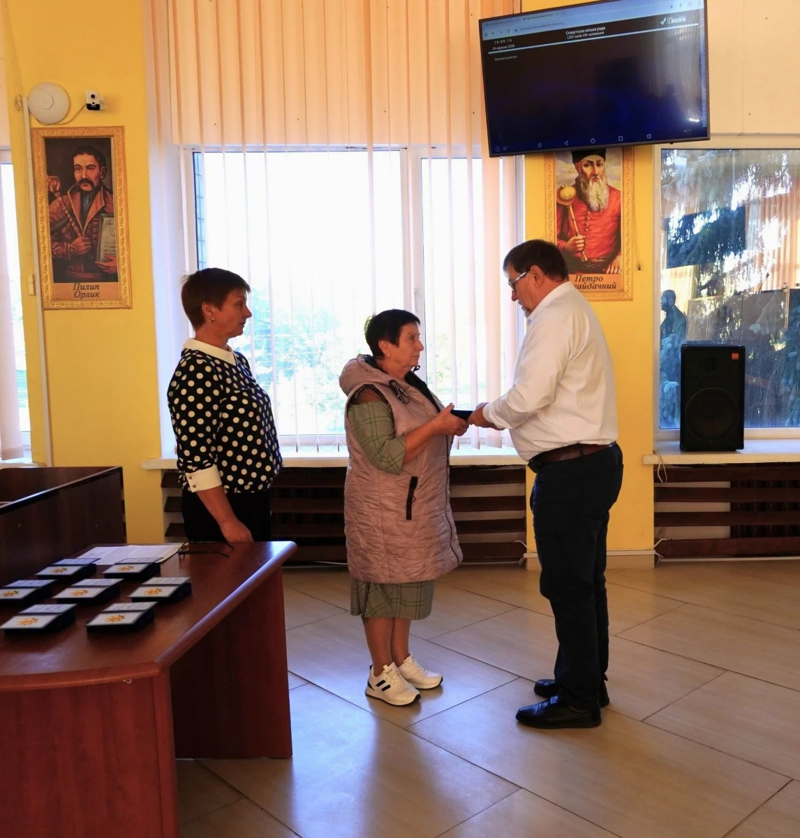 На черговій сесії Славутської міської ради вшанували Героїв