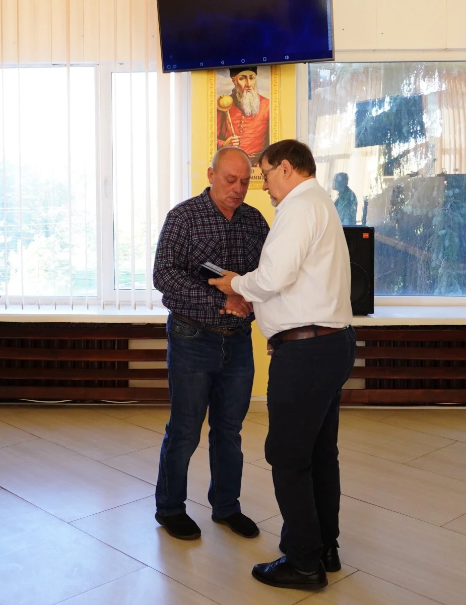 На черговій сесії Славутської міської ради вшанували Героїв