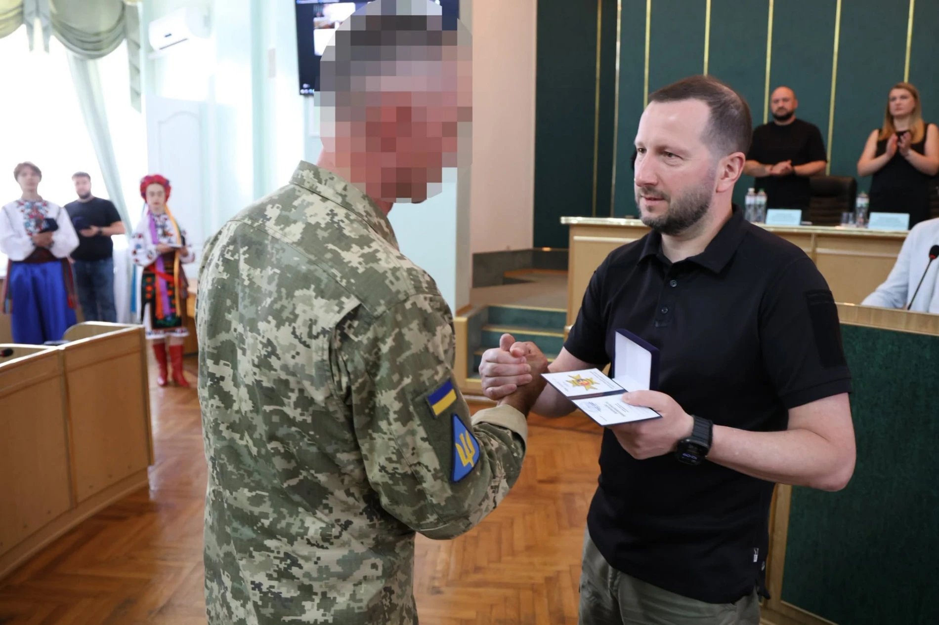 Почесним знаком Хмельницької ОВА нагороджено голову Ганнопільської сільської ради
