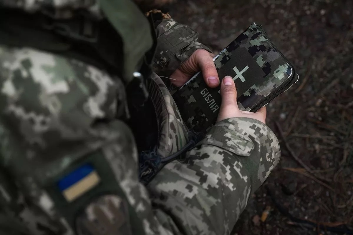 На фронті серед військових стало більше віруючих