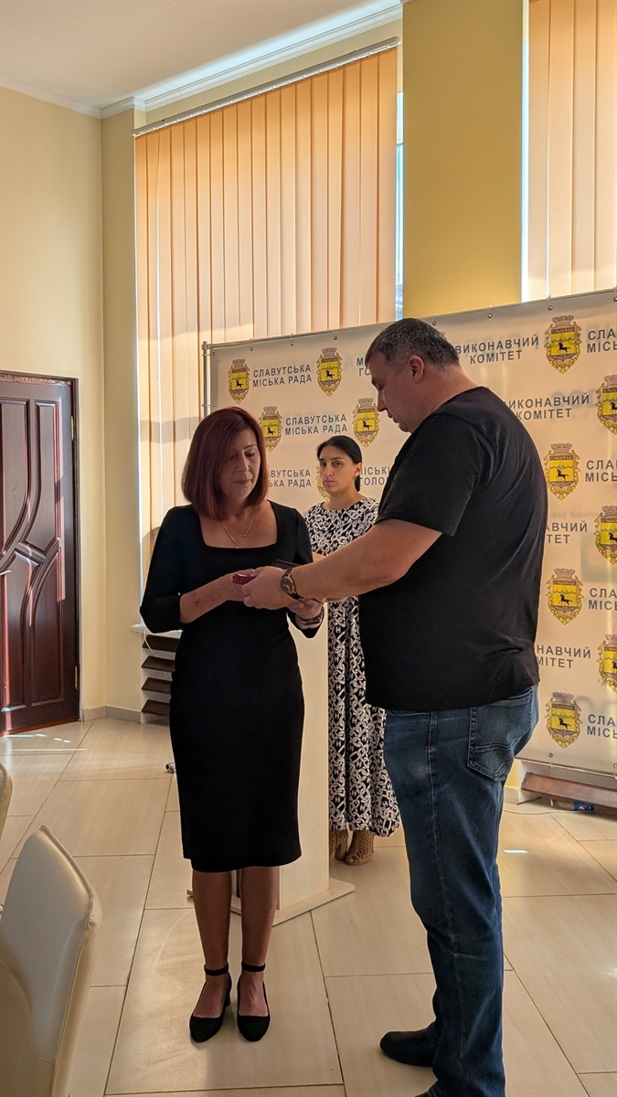 Рідним полеглих захисників зі Славутчини передали державні нагороди