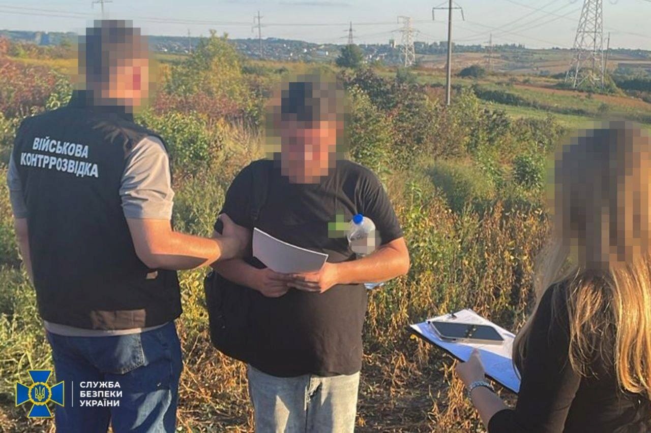 Затримали агента фсб, який коригував атаки рф по аеродромах та енергооб’єктах на заході України