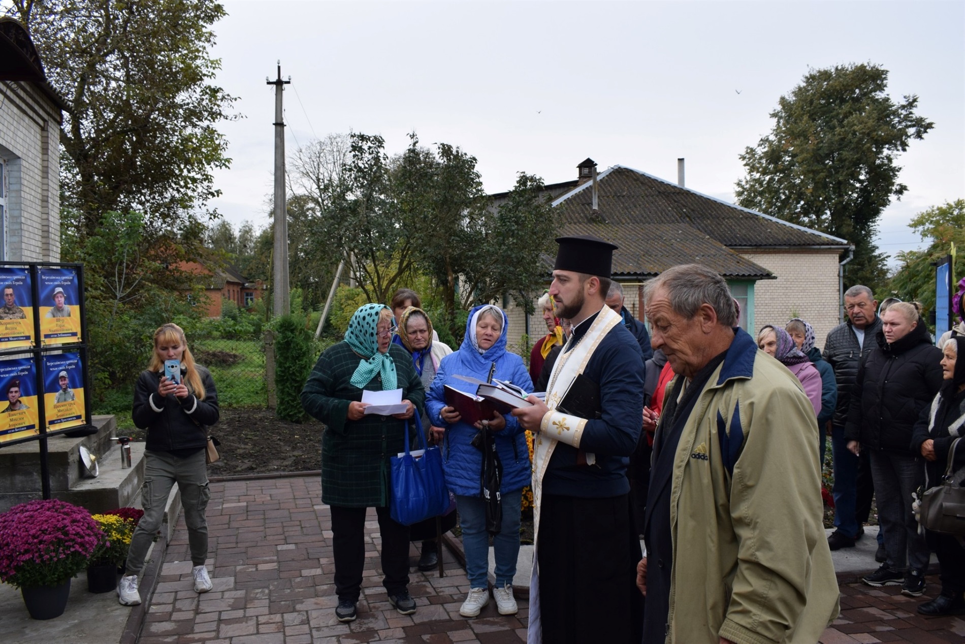 Поряд із Алеєю Пам’яті у Берездівській громаді з’явилася ще Алея Надії