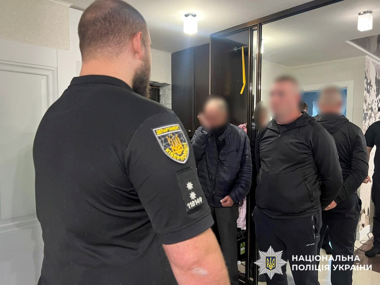 На Хмельниччині викрили шахраїв, які створили масштабну криптовалютну схему