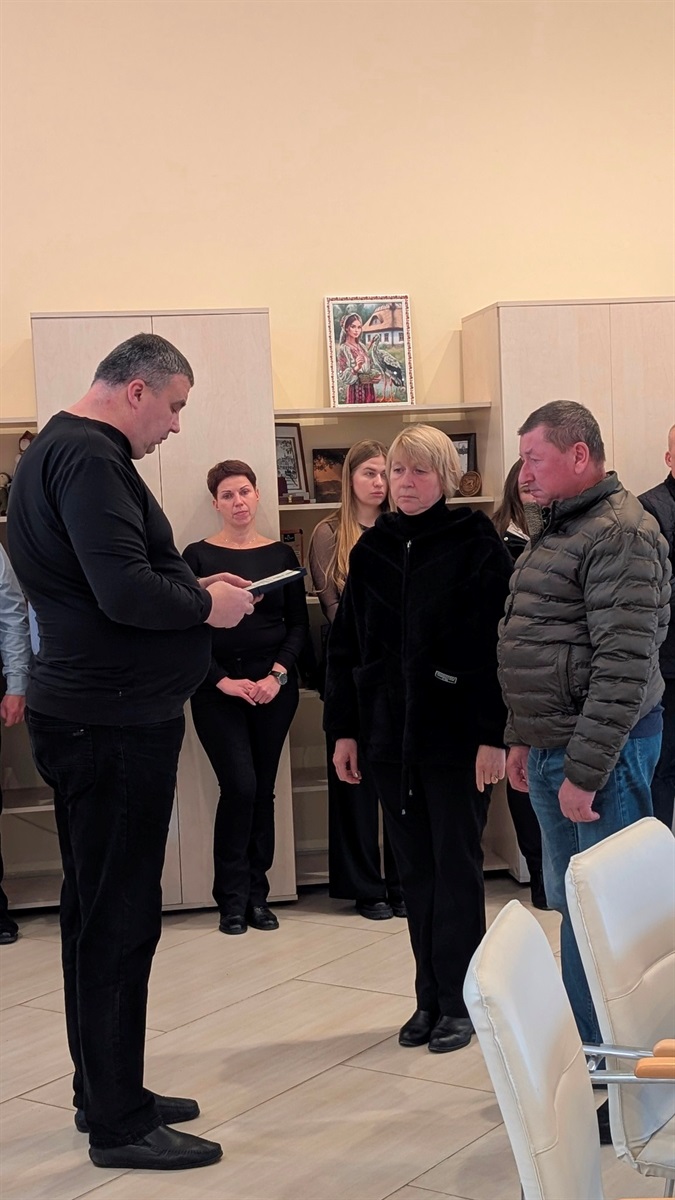 Світла пам’ять Героям: рідним полеглих воїнів передали державні нагороди