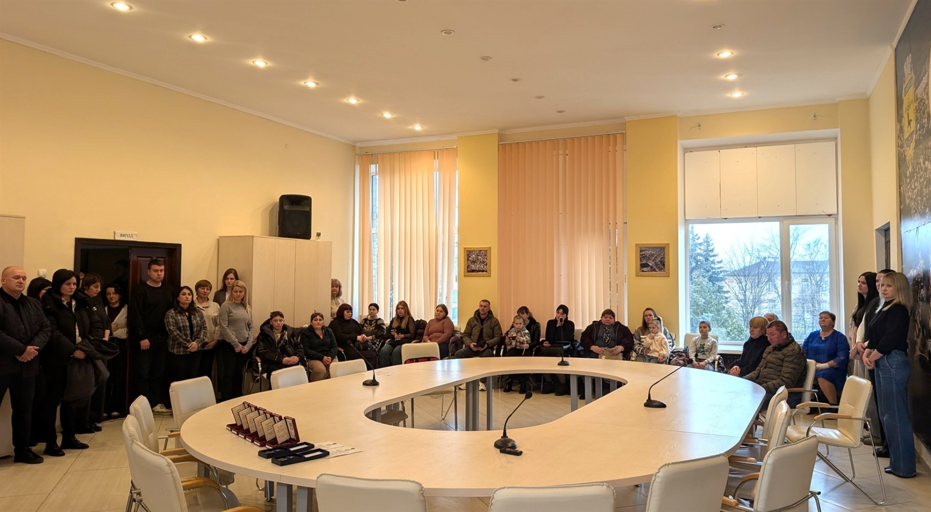 Світла пам’ять Героям: рідним полеглих воїнів передали державні нагороди