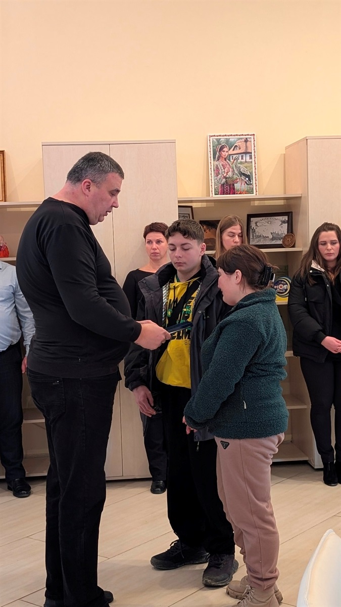 Світла пам’ять Героям: рідним полеглих воїнів передали державні нагороди