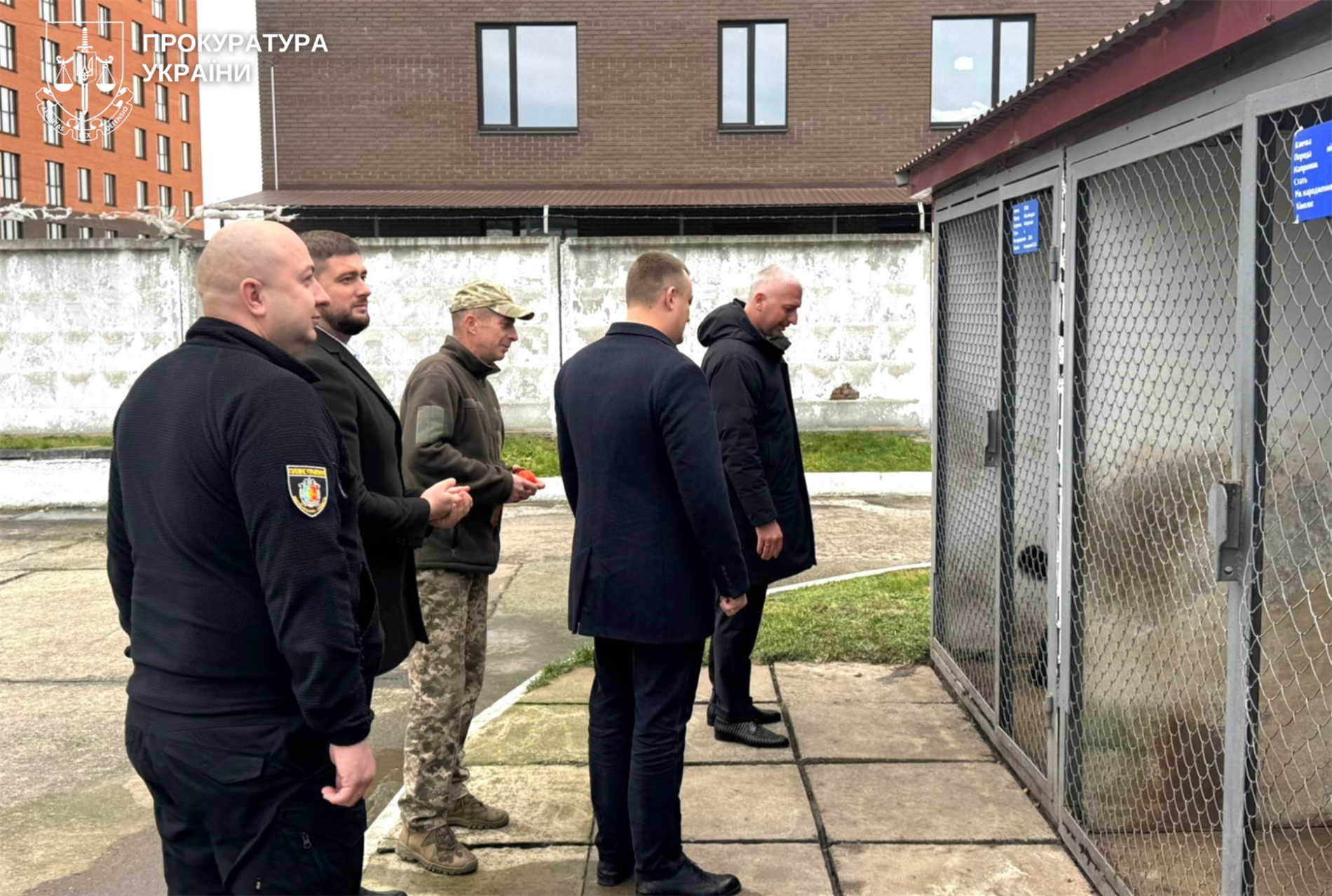 У Нетішині перевірили умови тримання затриманих у відділенні поліції