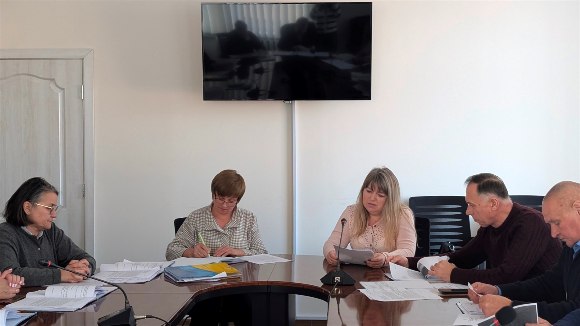 У Славуті на засіданні виконавчого комітету прийнято рішення щодо життєдіяльності громади