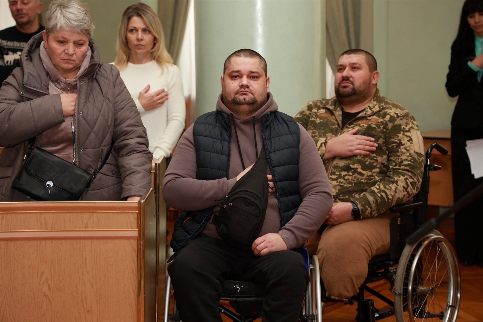 На Хмельниччині вручили сертифікати на придбання житла захисникам, а також рідним полеглих воїнів