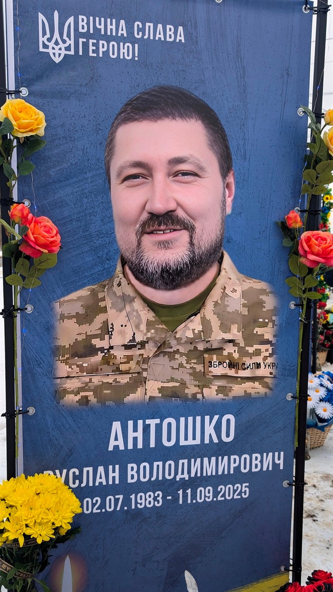 На Алеї Пам’яті «Наші Герої» встановили додаткові світлини Героїв-захисників