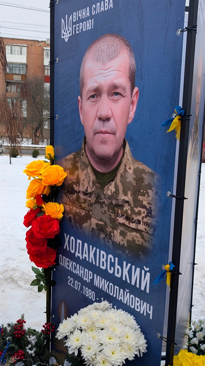 На Алеї Пам’яті «Наші Герої» встановили додаткові світлини Героїв-захисників