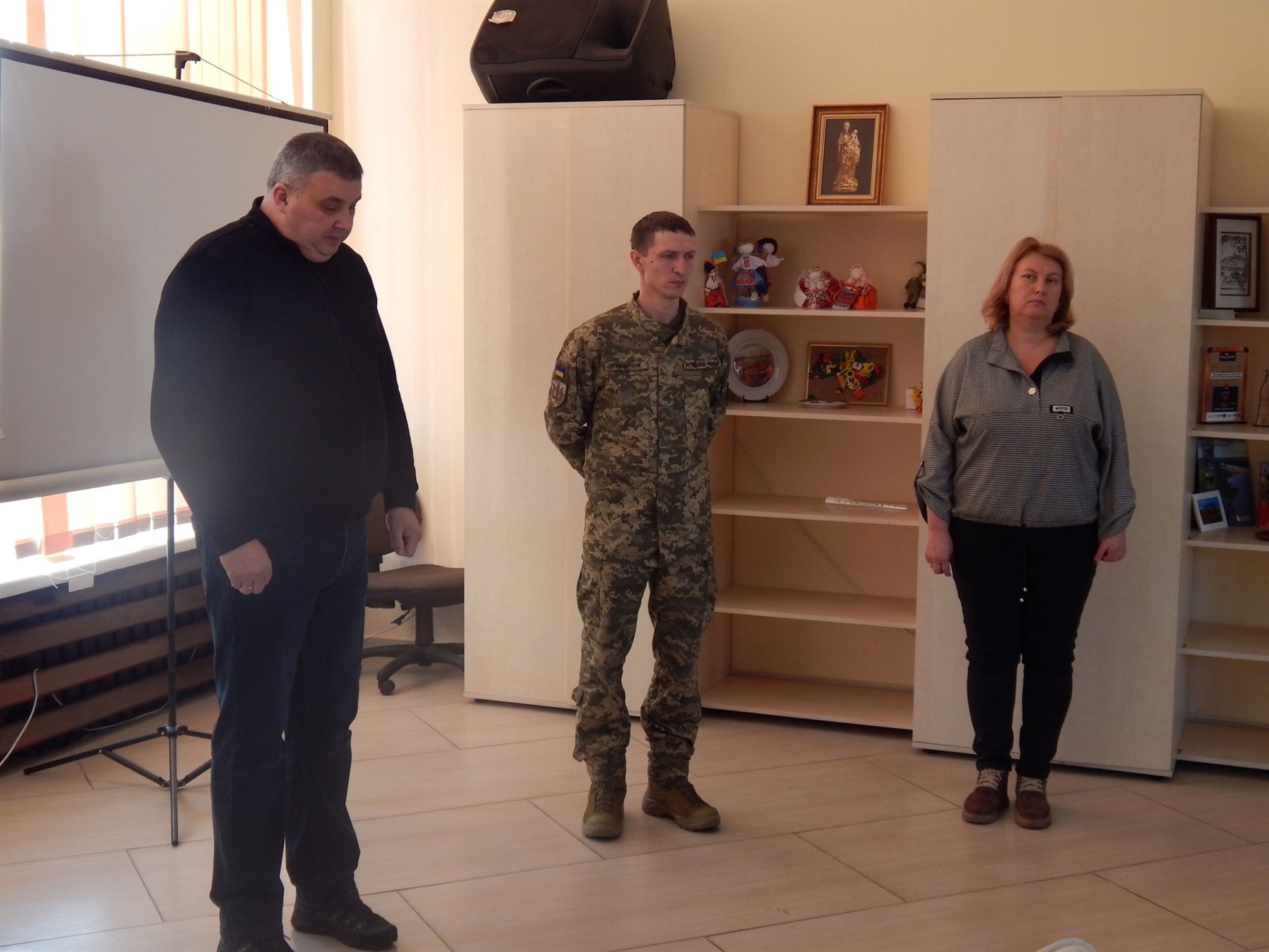 У Славуті вручили державні відзнаки для захисників та для рідних Героїв