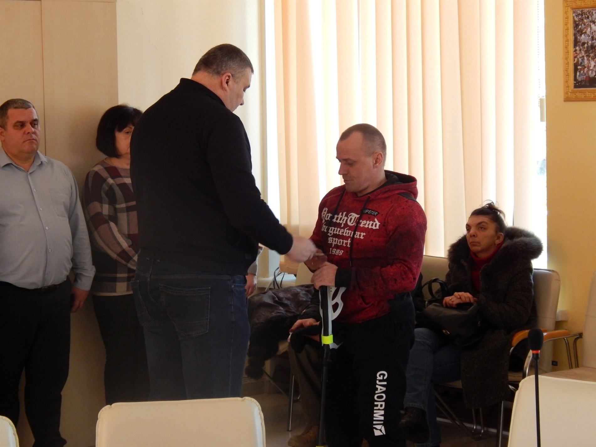 У Славуті вручили державні відзнаки для захисників та для рідних Героїв