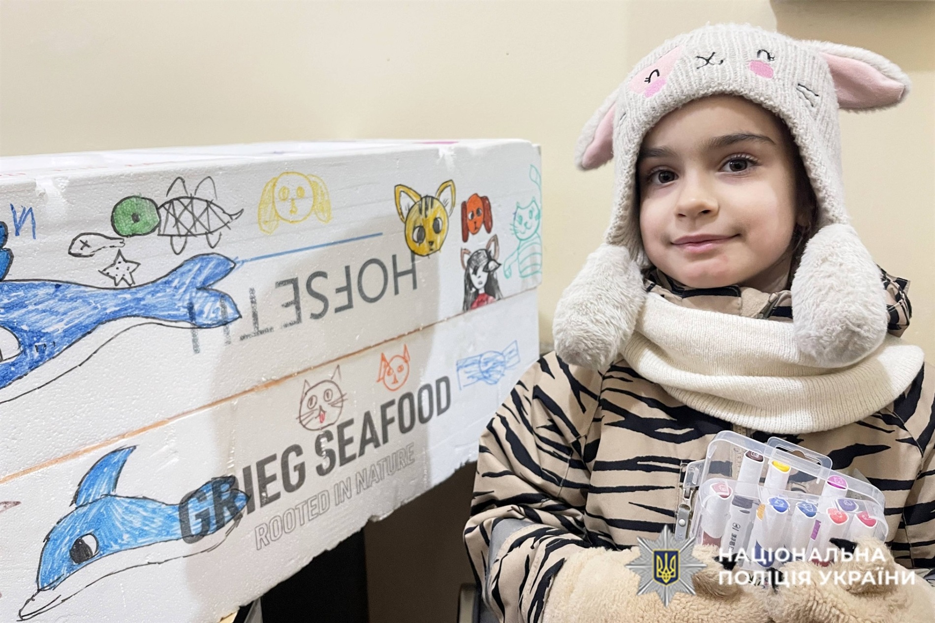 Офіцери Служби Освітньої Безпеки, кінологи та школярі об'єднались в допомозі бездомним тваринам