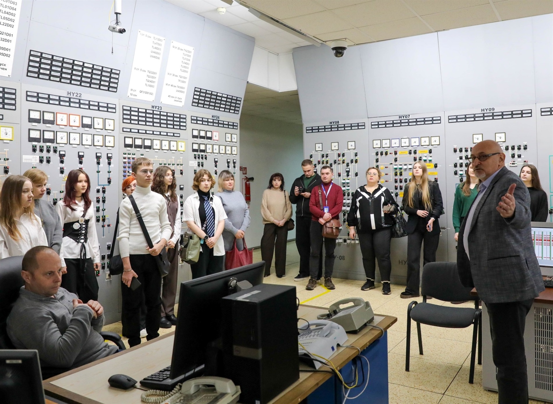 На Хмельницькій АЕС нагородили учасників творчого проєкту «Все буде Україна»