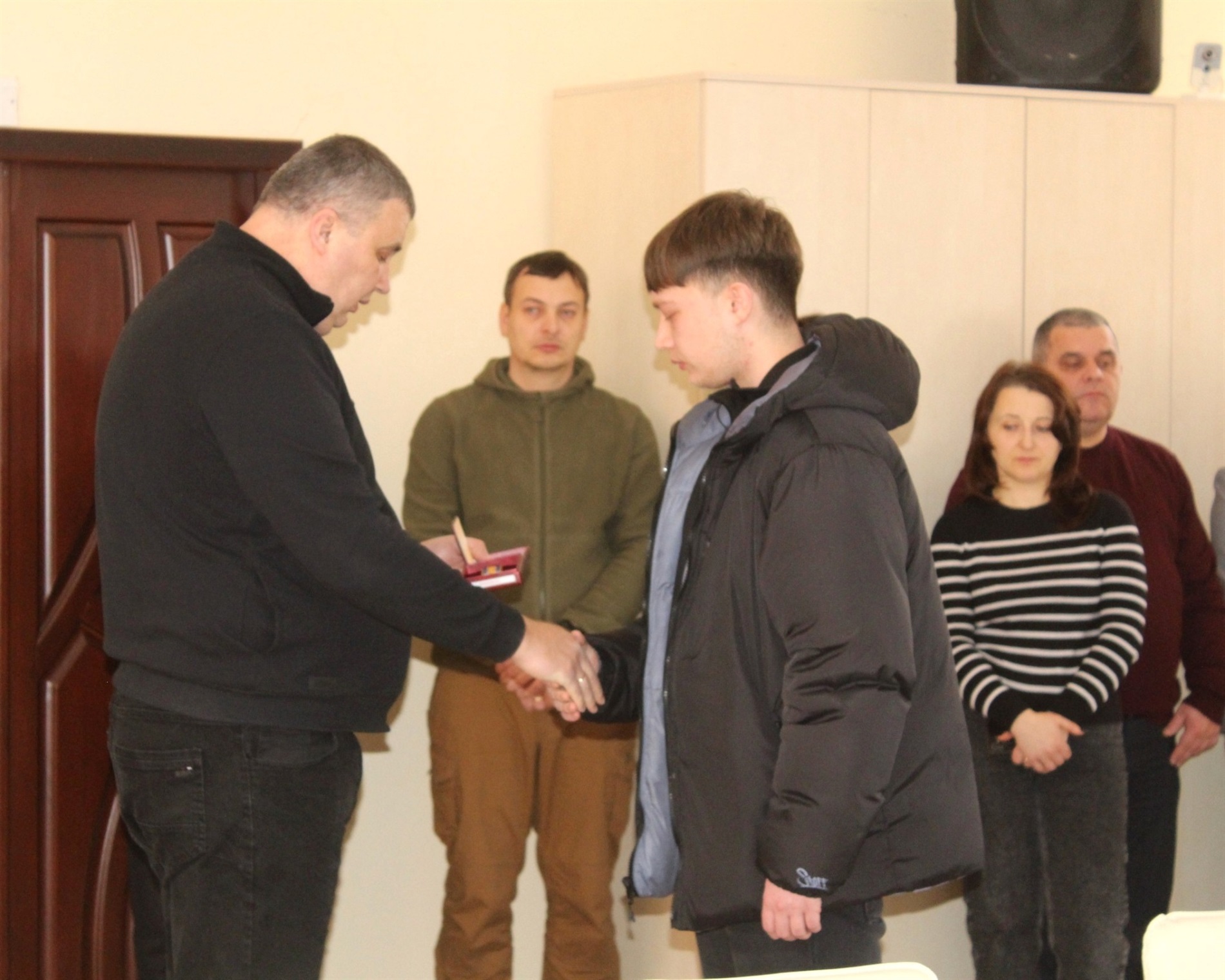 У Славуті рідним полеглих воїнів передали державні нагороди