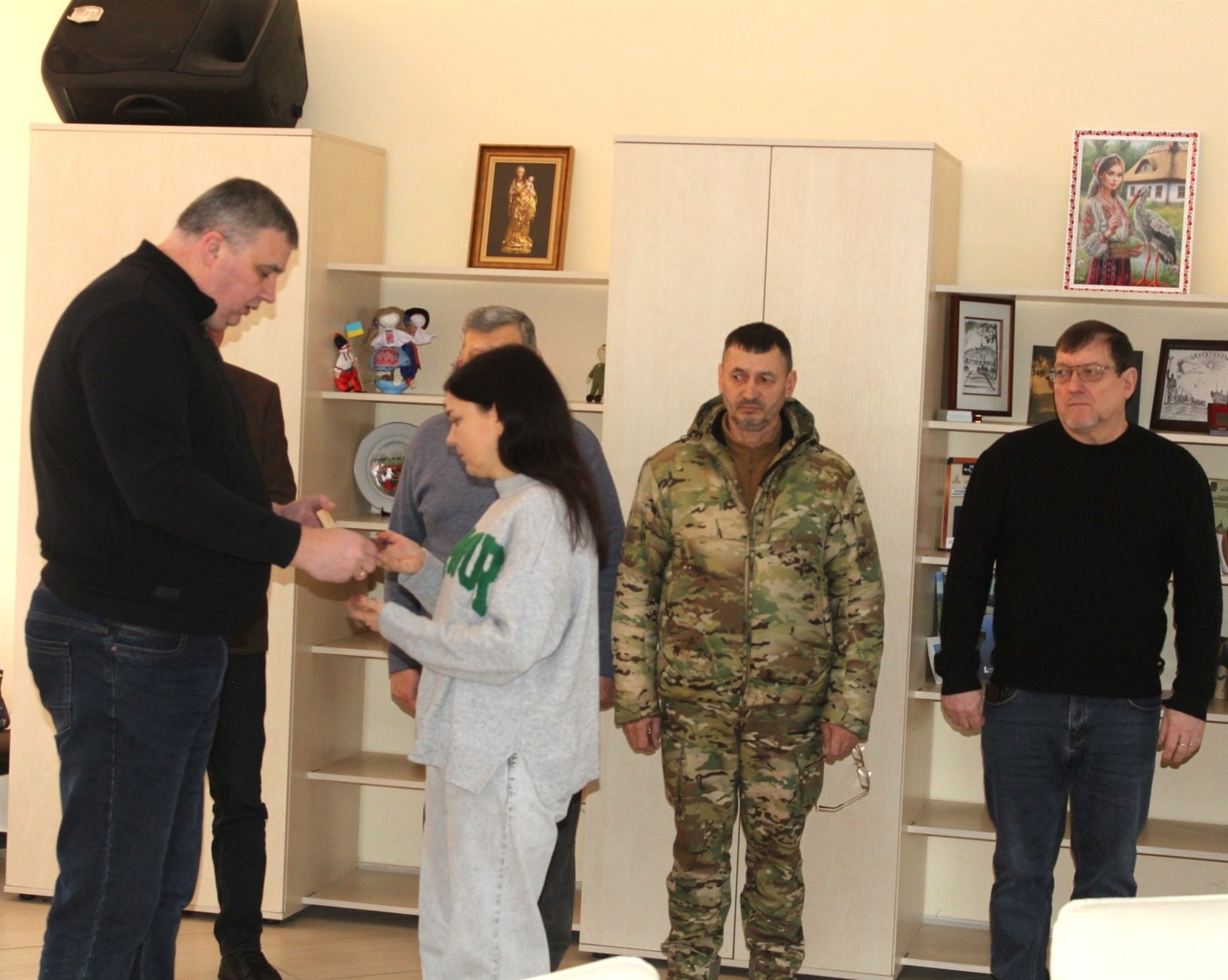 У Славуті вшанували загиблих захисників України та нагородили воїна, який пів року був у полоні