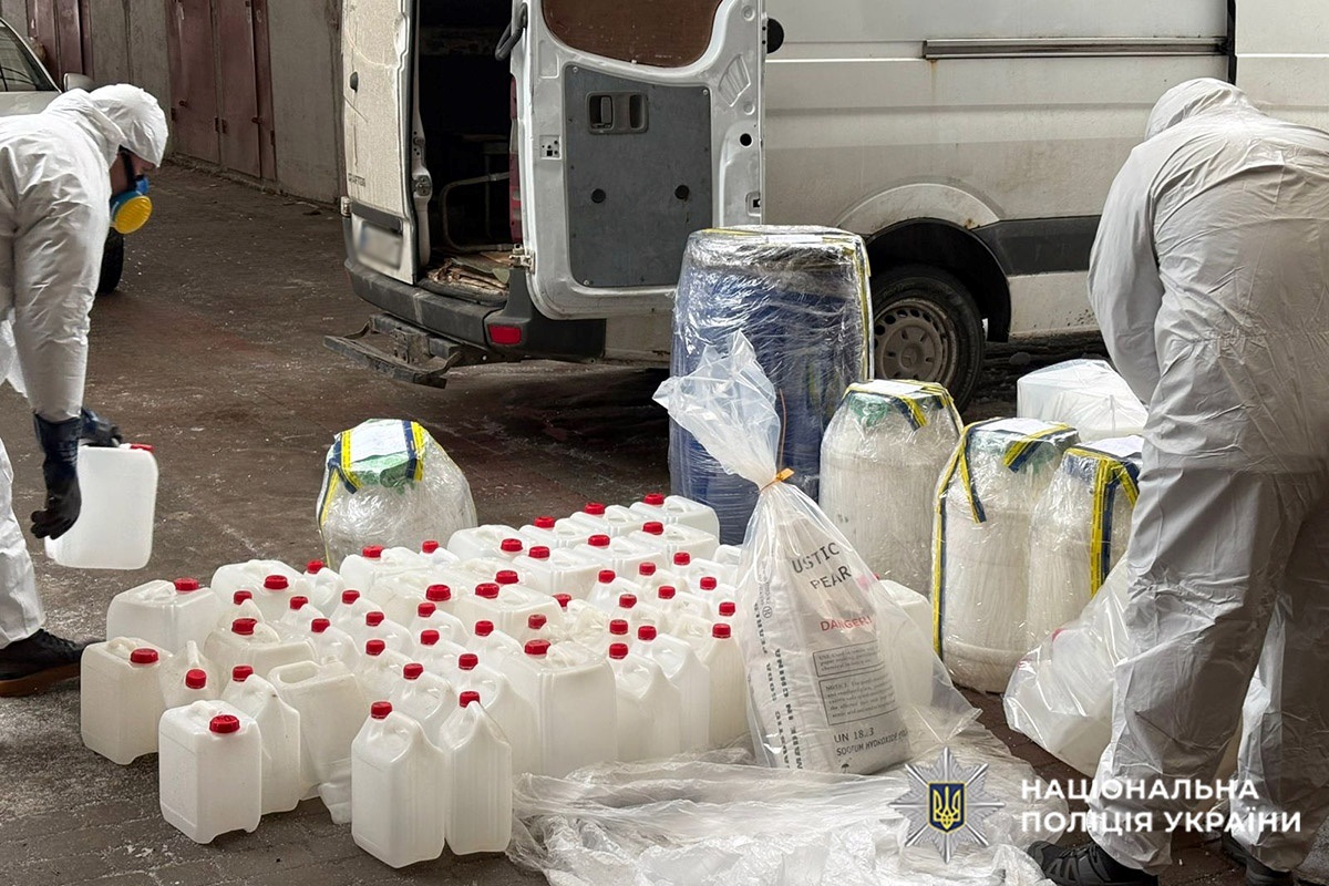 Ліквідували нарколабораторію та вилучили наркотиків та прекурсорів майже на 2,5 млн гривень