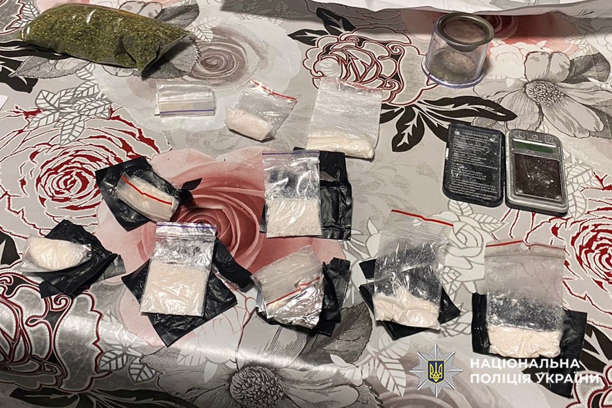 Ліквідували нарколабораторію та вилучили наркотиків та прекурсорів майже на 2,5 млн гривень
