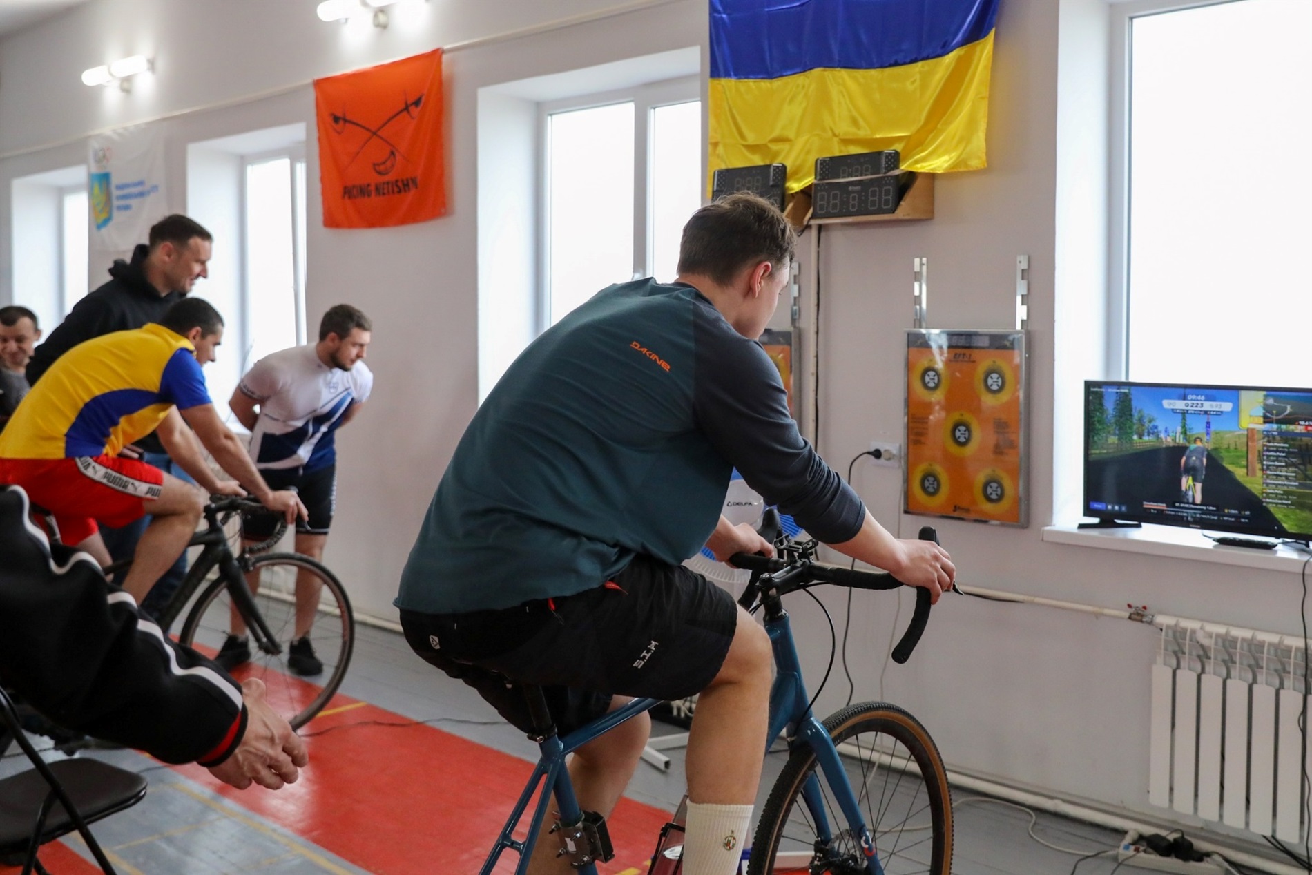 «Код витривалості»: у Нетішині відбувся благодійний тріатлон