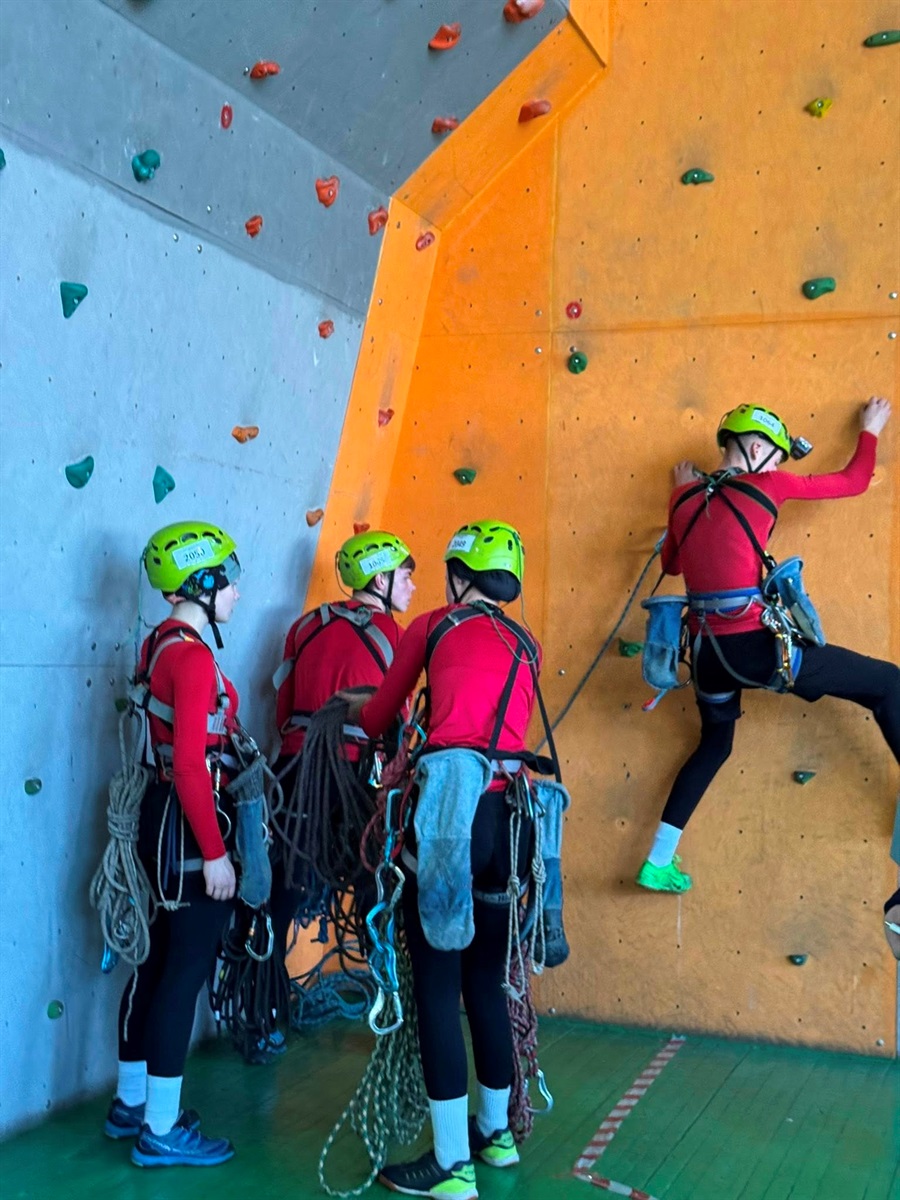 Юні туристи зі Славути відзначилася на Чемпіонаті України в закритих приміщеннях