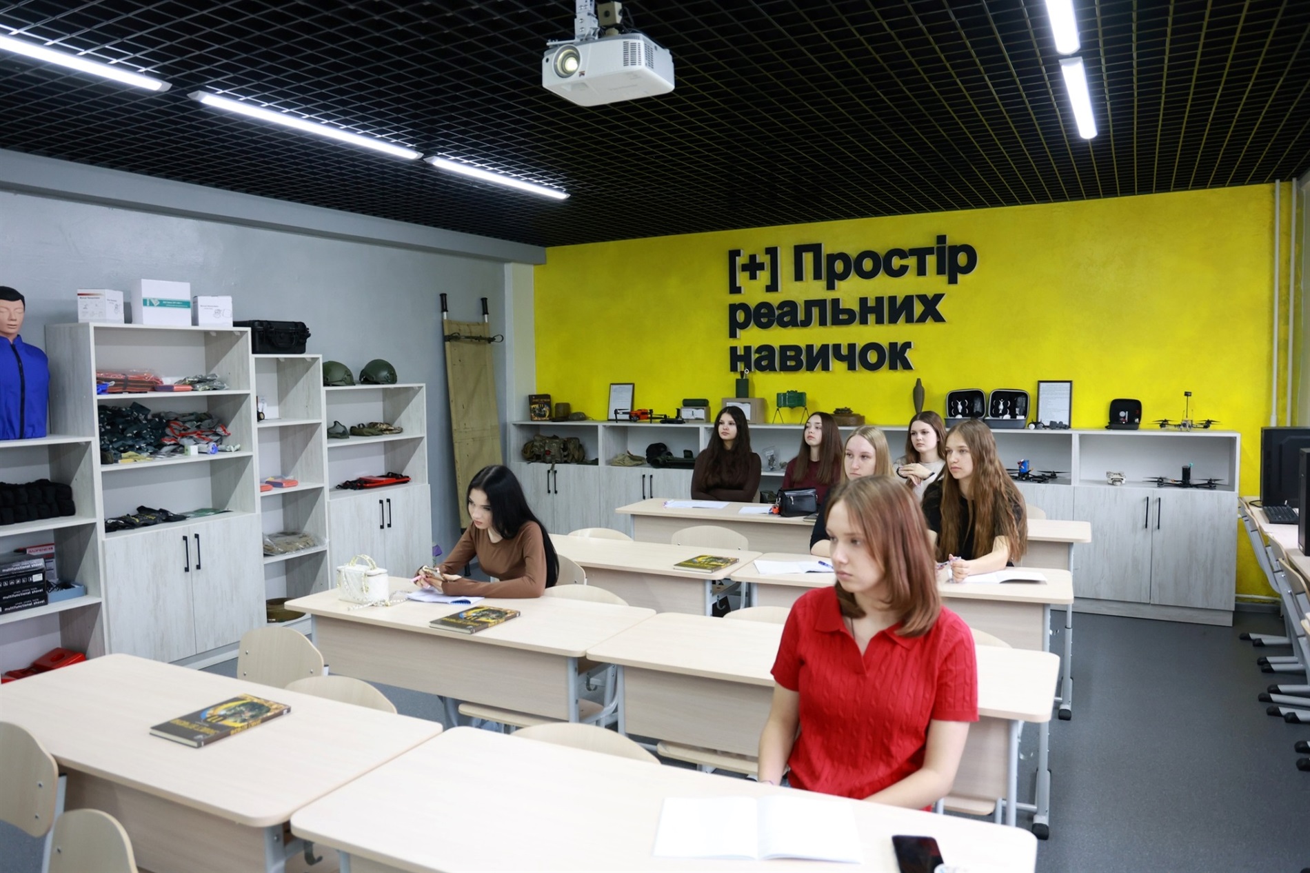 У Нетішинському ліцеї створили укриття, де можна повноцінно навчатися