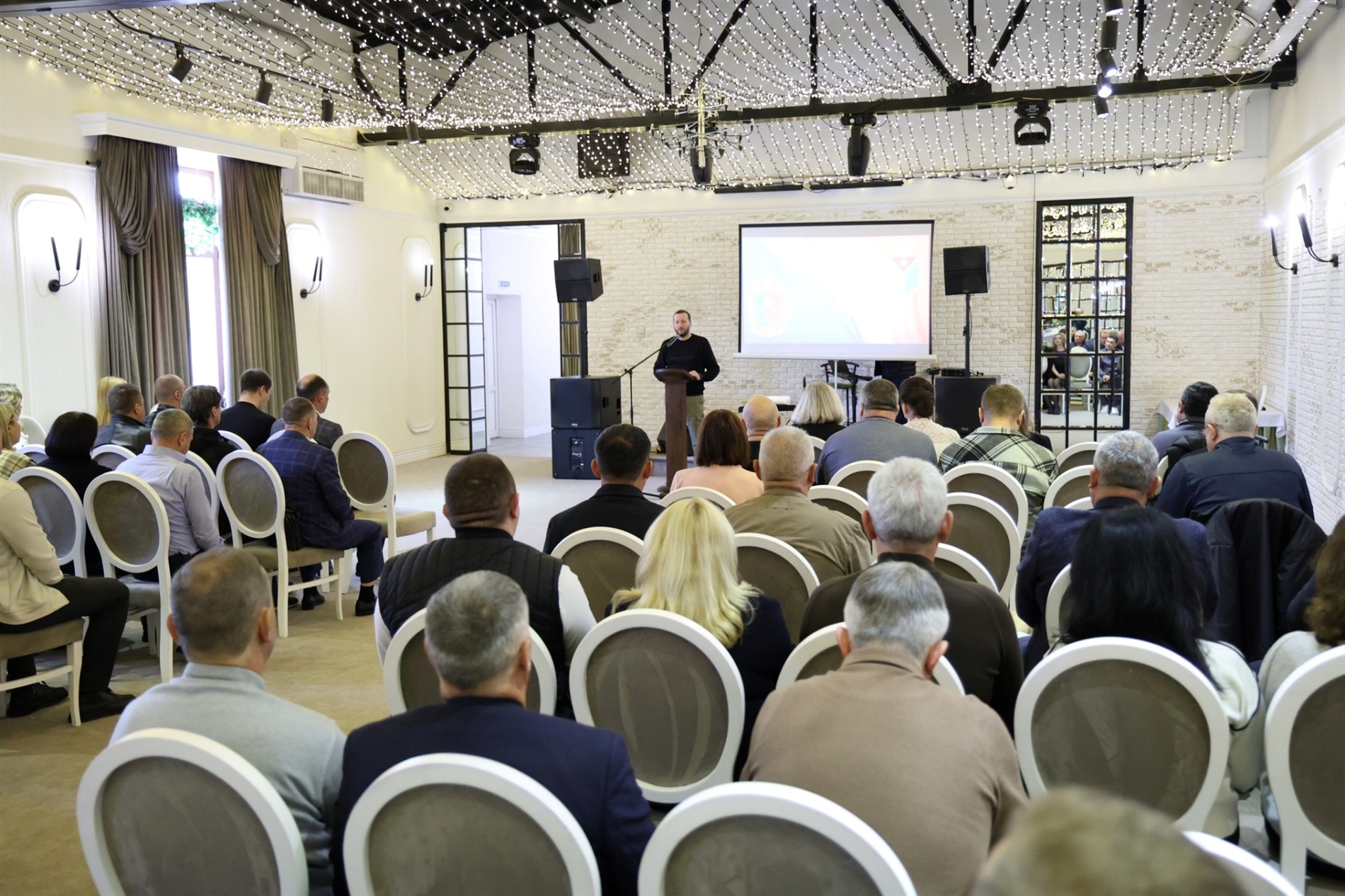 Громади Хмельниччини обговорили розвиток регіону на зустрічі у Шепетівці