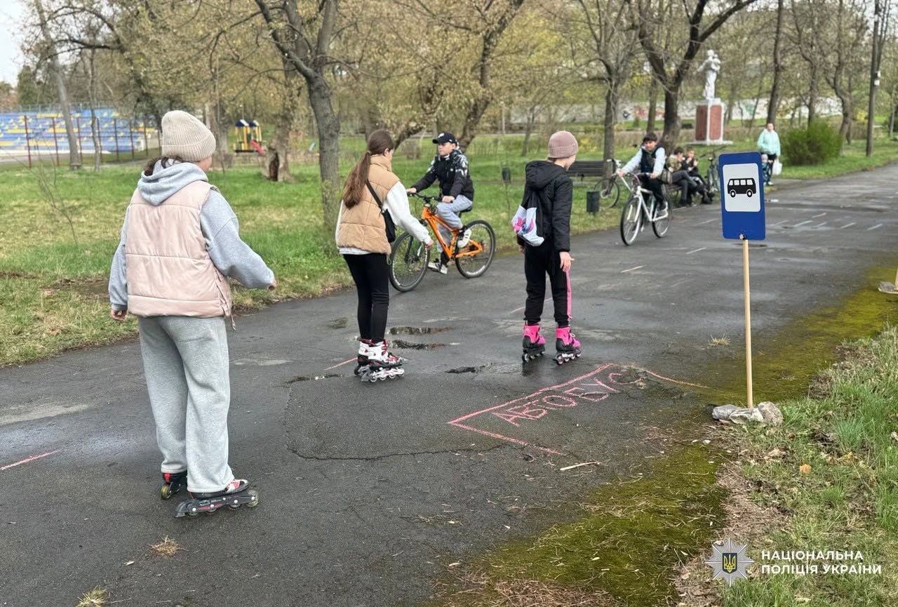 У Славуті освітні офіцери знайомили школярів із дорожньою грамотою через гру та пригоди