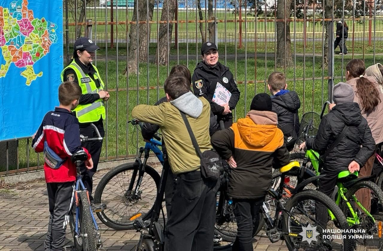 У Славуті освітні офіцери знайомили школярів із дорожньою грамотою через гру та пригоди