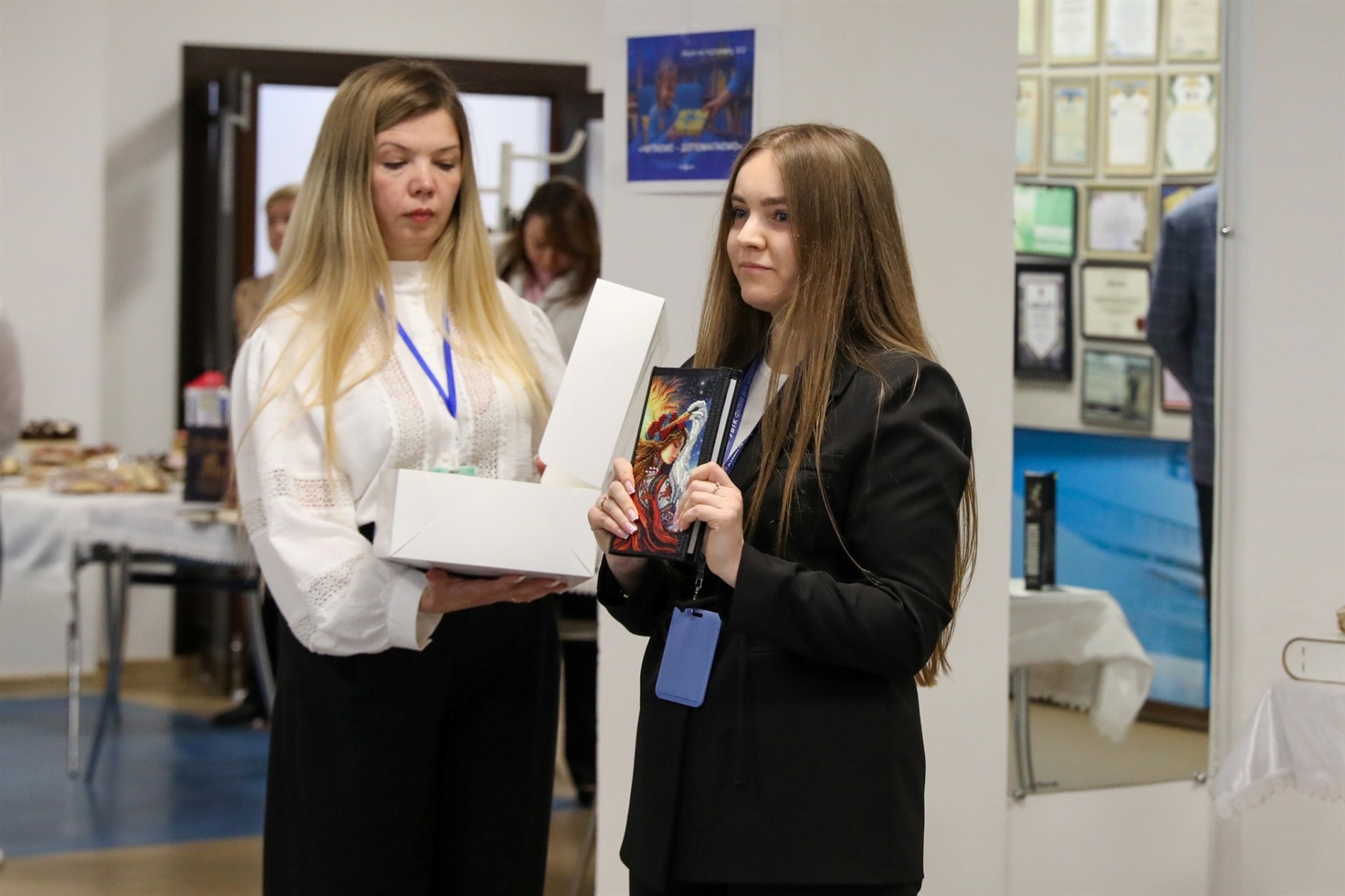 На Хмельницькій АЕС відбувся благодійний книжковий захід на підтримку ЗСУ