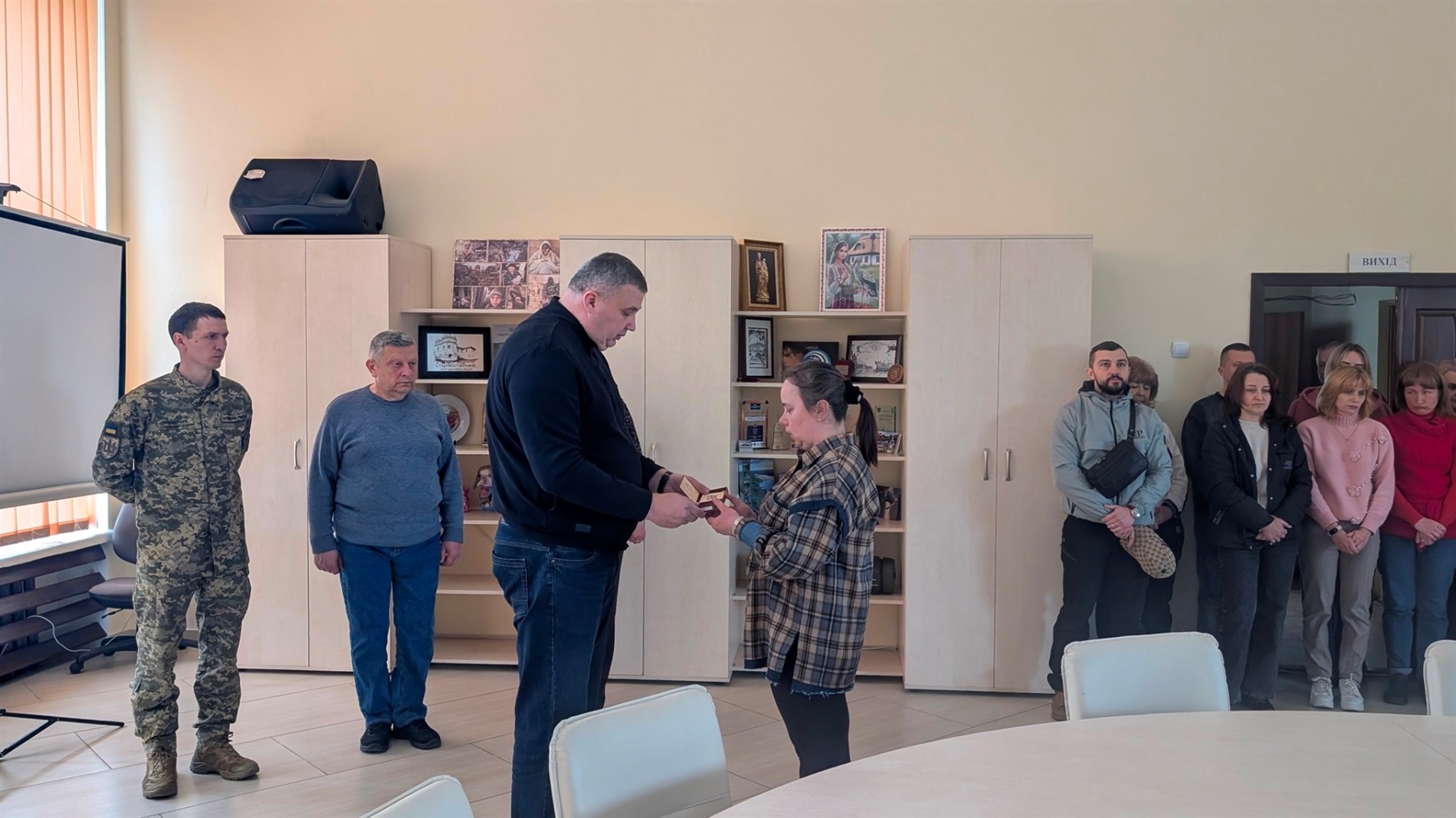 У Славуті рідним полеглих воїнів передали державні нагороди
