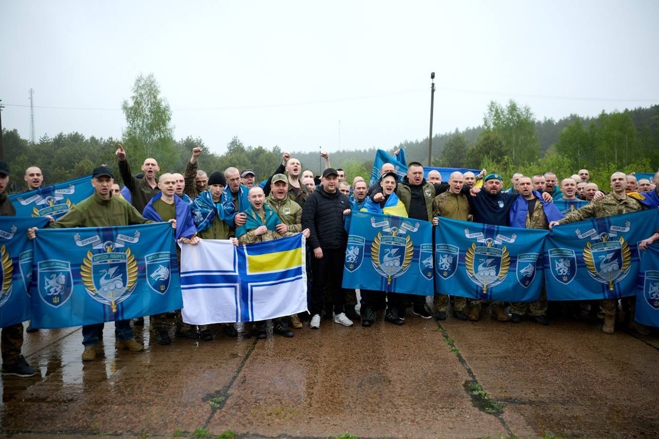 Україна повернула 205 Захисників у першому етапі обміну 