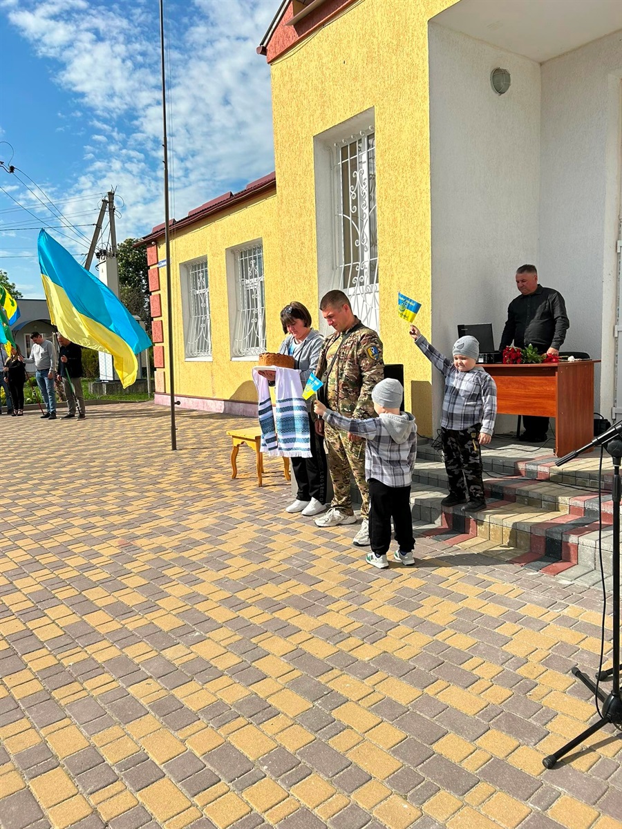 Довгоочікуване повернення: у Крупецькій громаді зустріли воїна Федора Рая
