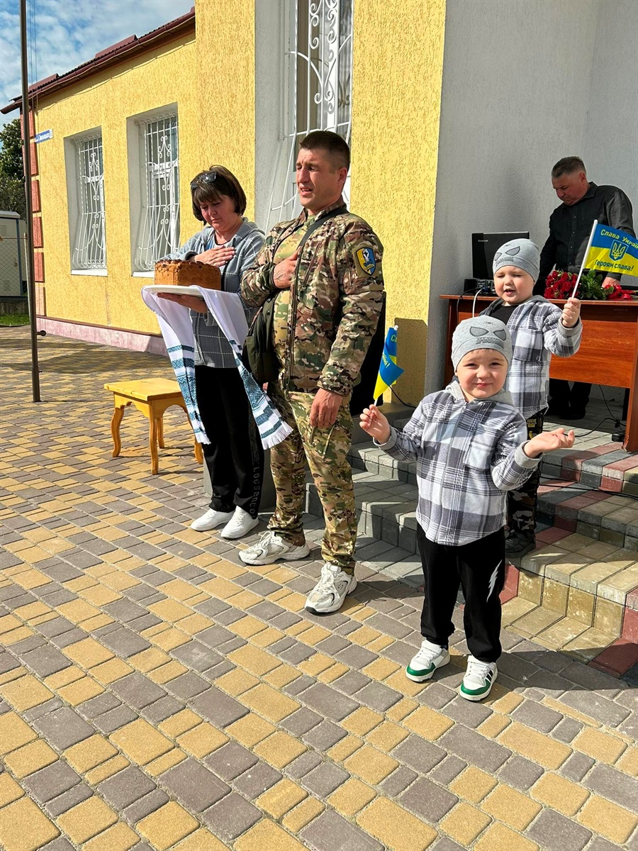 Довгоочікуване повернення: у Крупецькій громаді зустріли воїна Федора Рая
