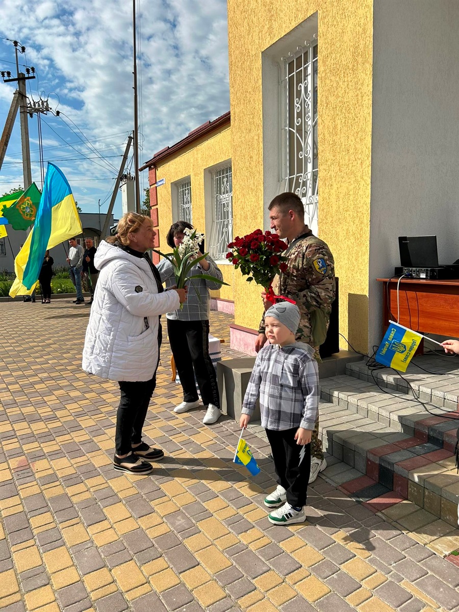 Довгоочікуване повернення: у Крупецькій громаді зустріли воїна Федора Рая