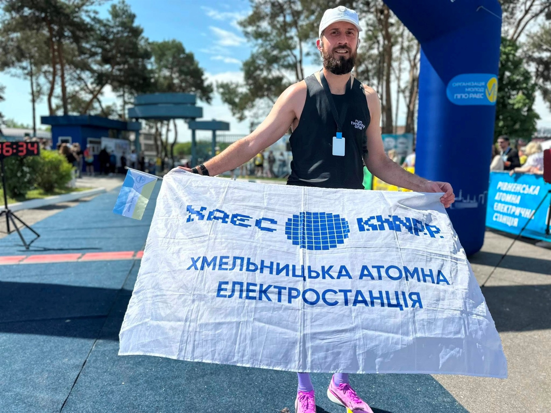 Хмельницькі атомники взяли участь у благодійному заході «Забіг під градирнями: напівмарафон»