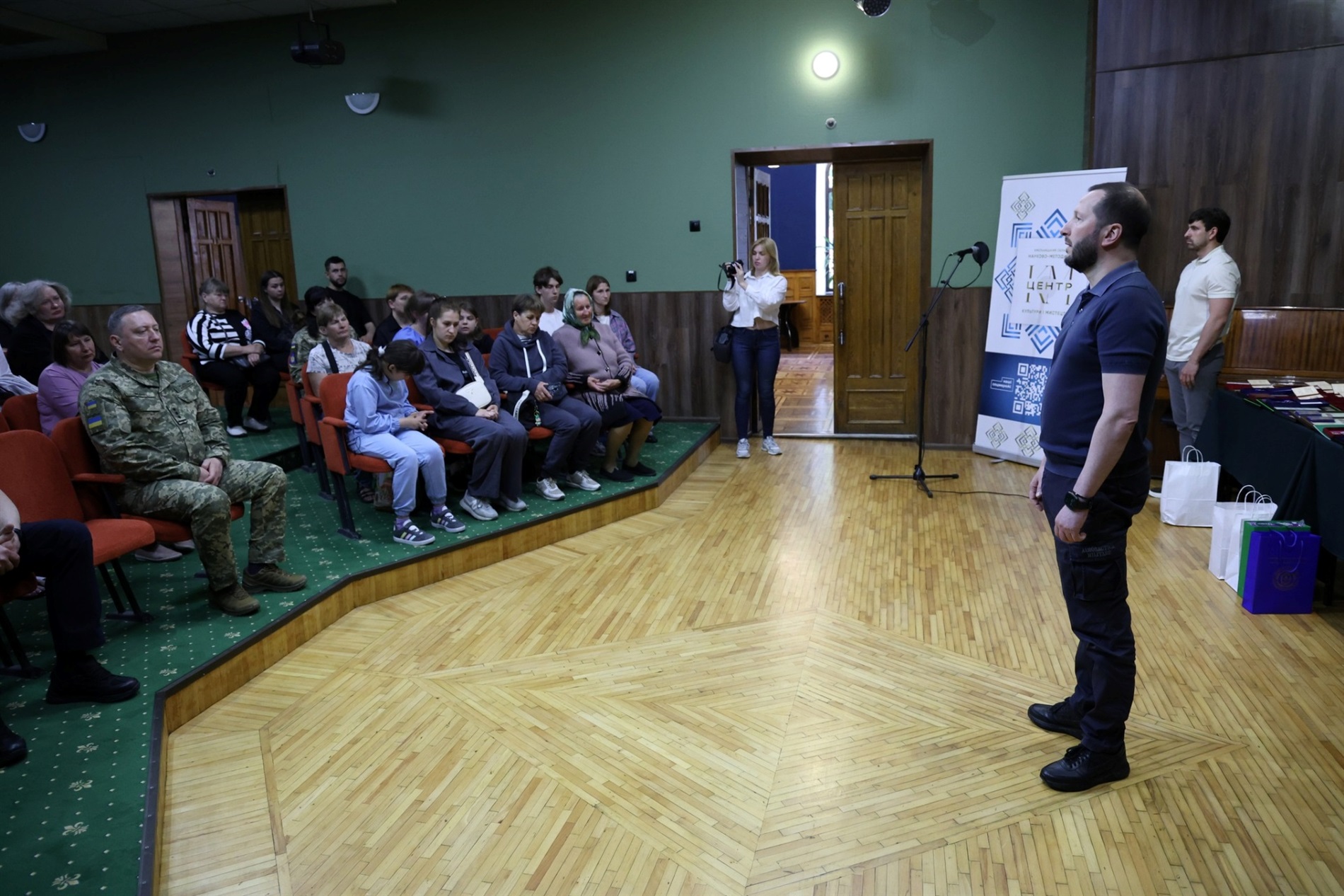 Посмертні нагороди Героям зі Славутської громади вручили у День Героїв