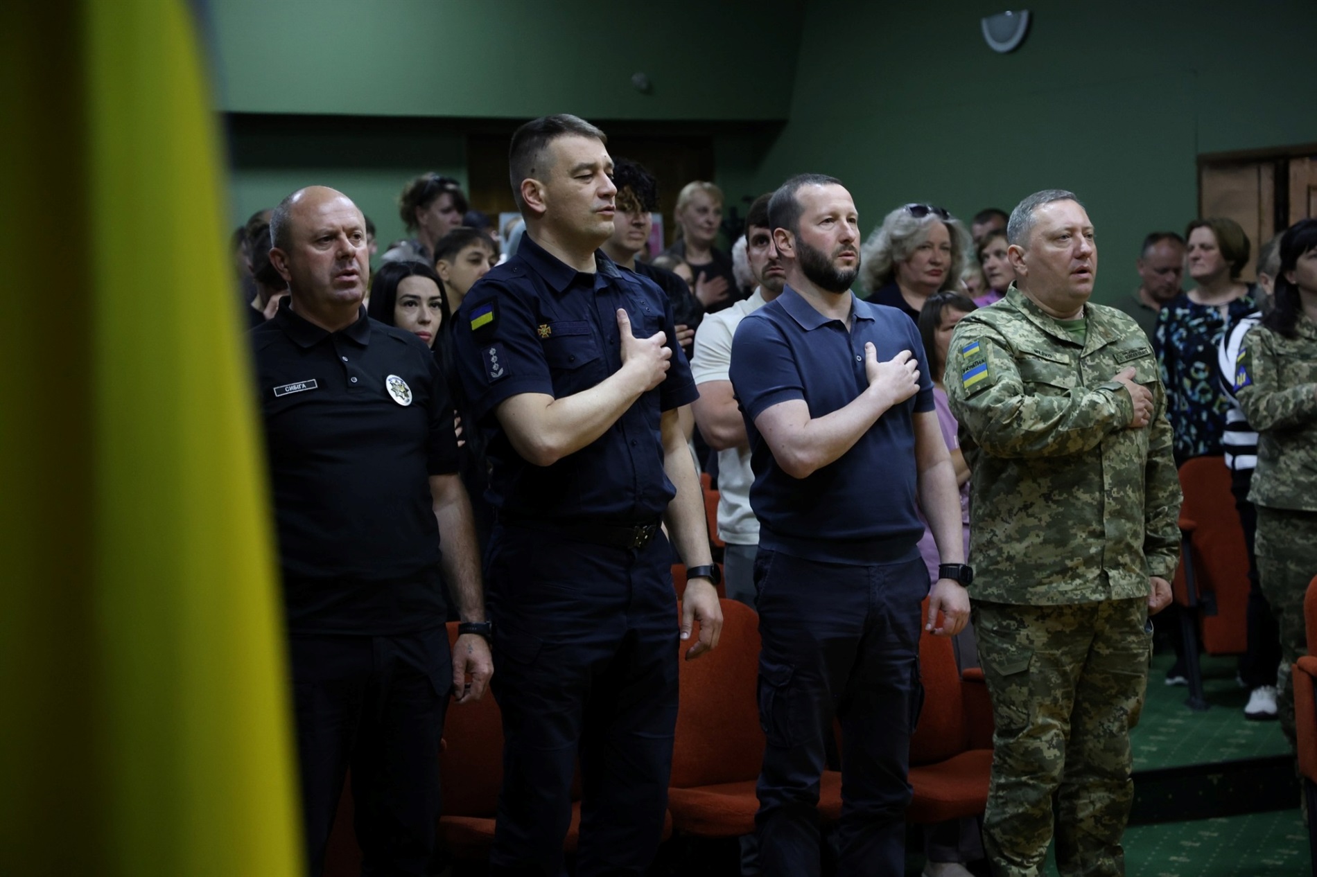 Посмертні нагороди Героям зі Славутської громади вручили у День Героїв