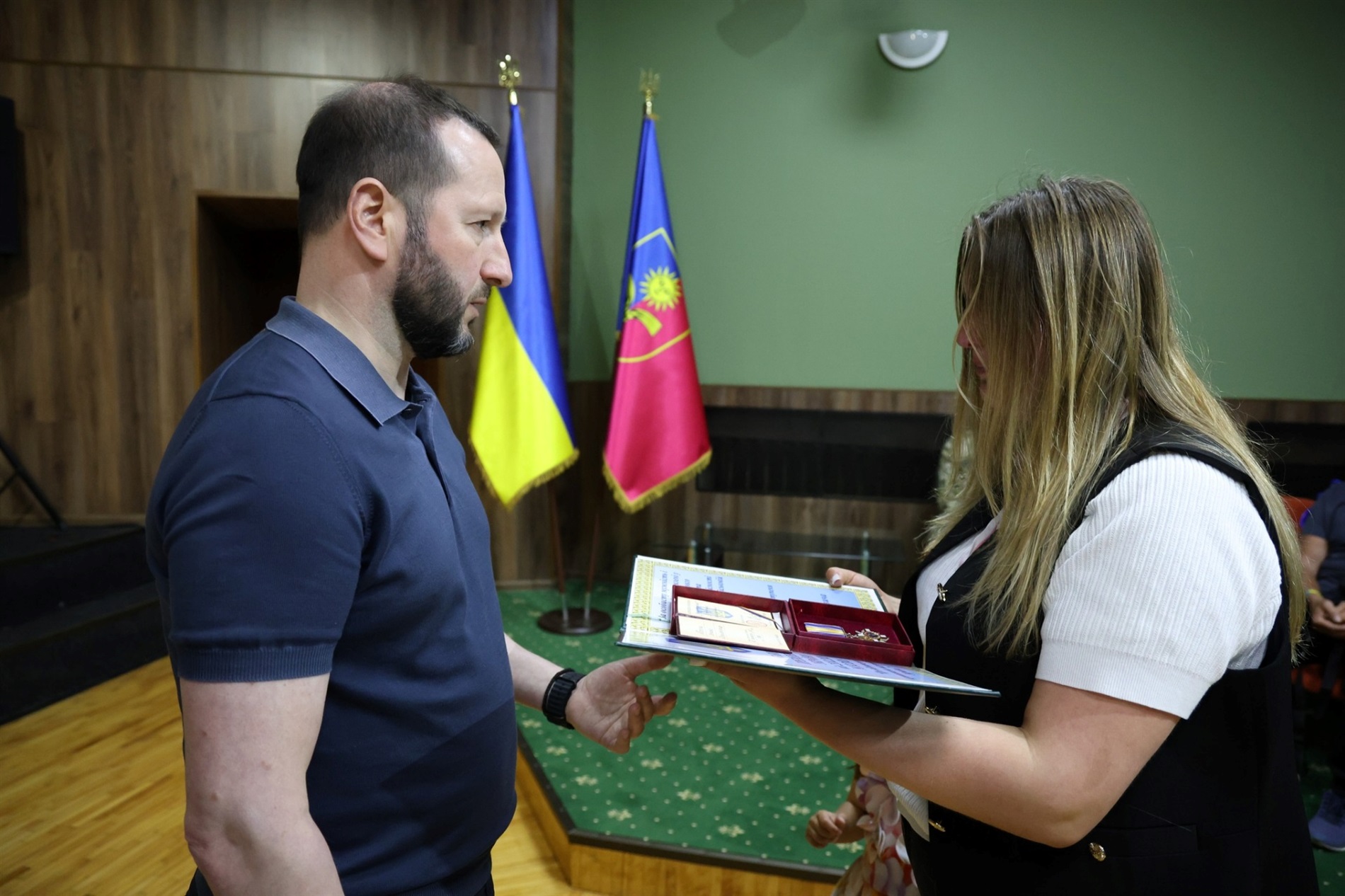 Посмертні нагороди Героям зі Славутської громади вручили у День Героїв