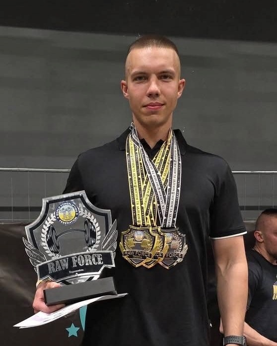 Нові спортивні вершини: працівник ХАЕС став рекордсменом України