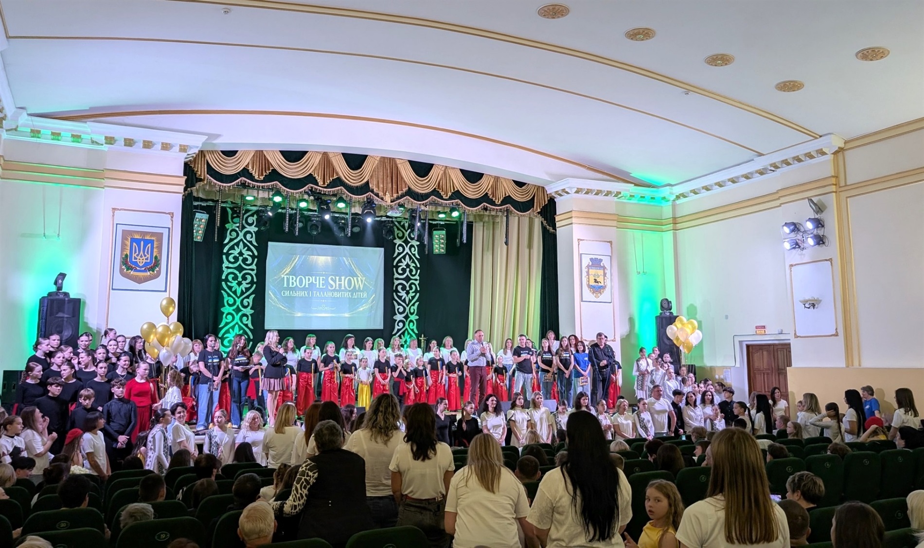 У Славуті творчим концертом підтримали українських військових