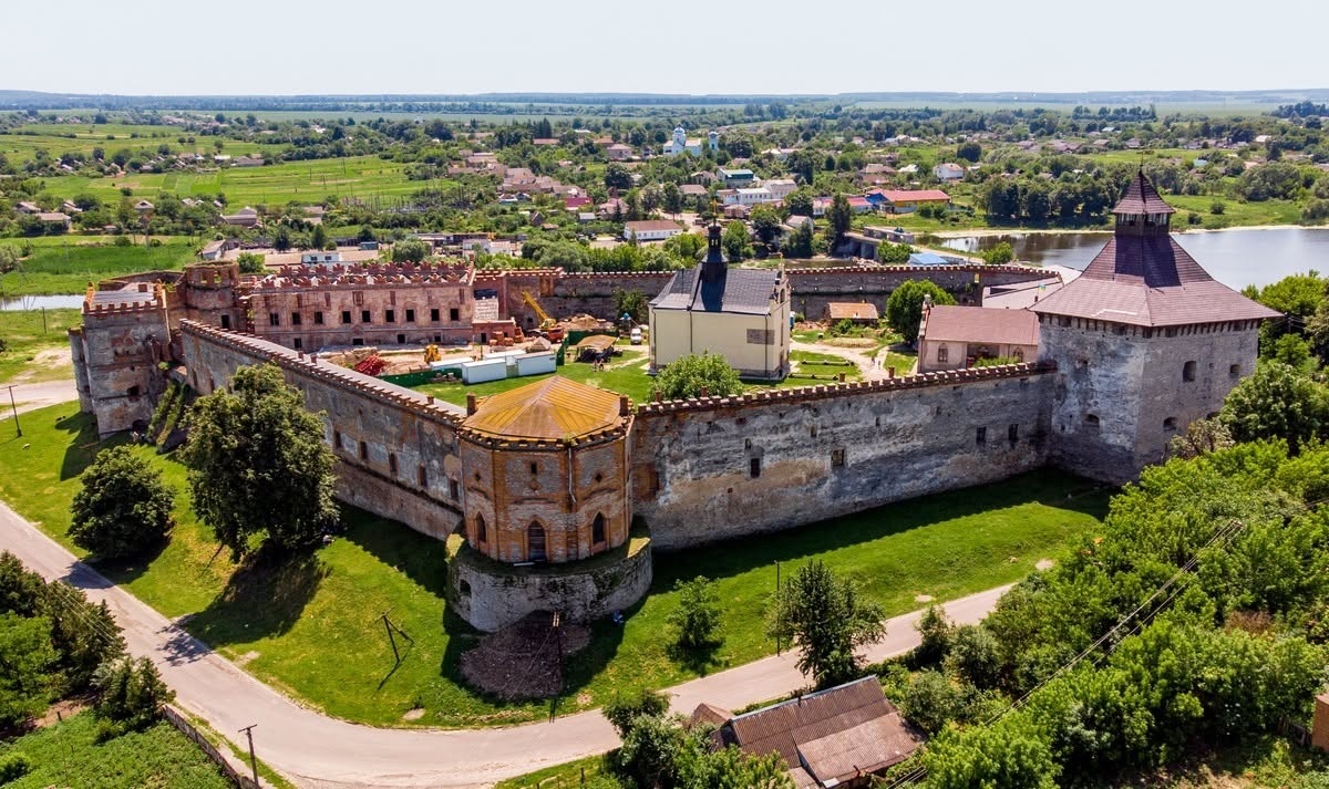 Два населені пункти громад Хмельниччини увійшли до топ-5 туристичних сіл України